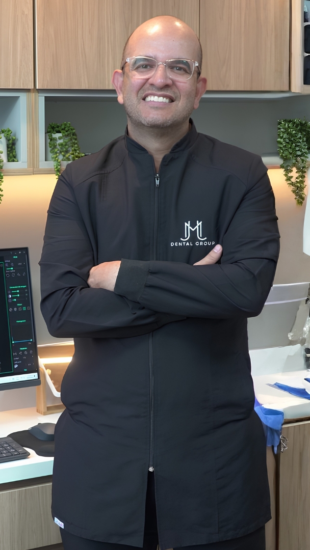 Dr. José Luis Arias, Endodoncista